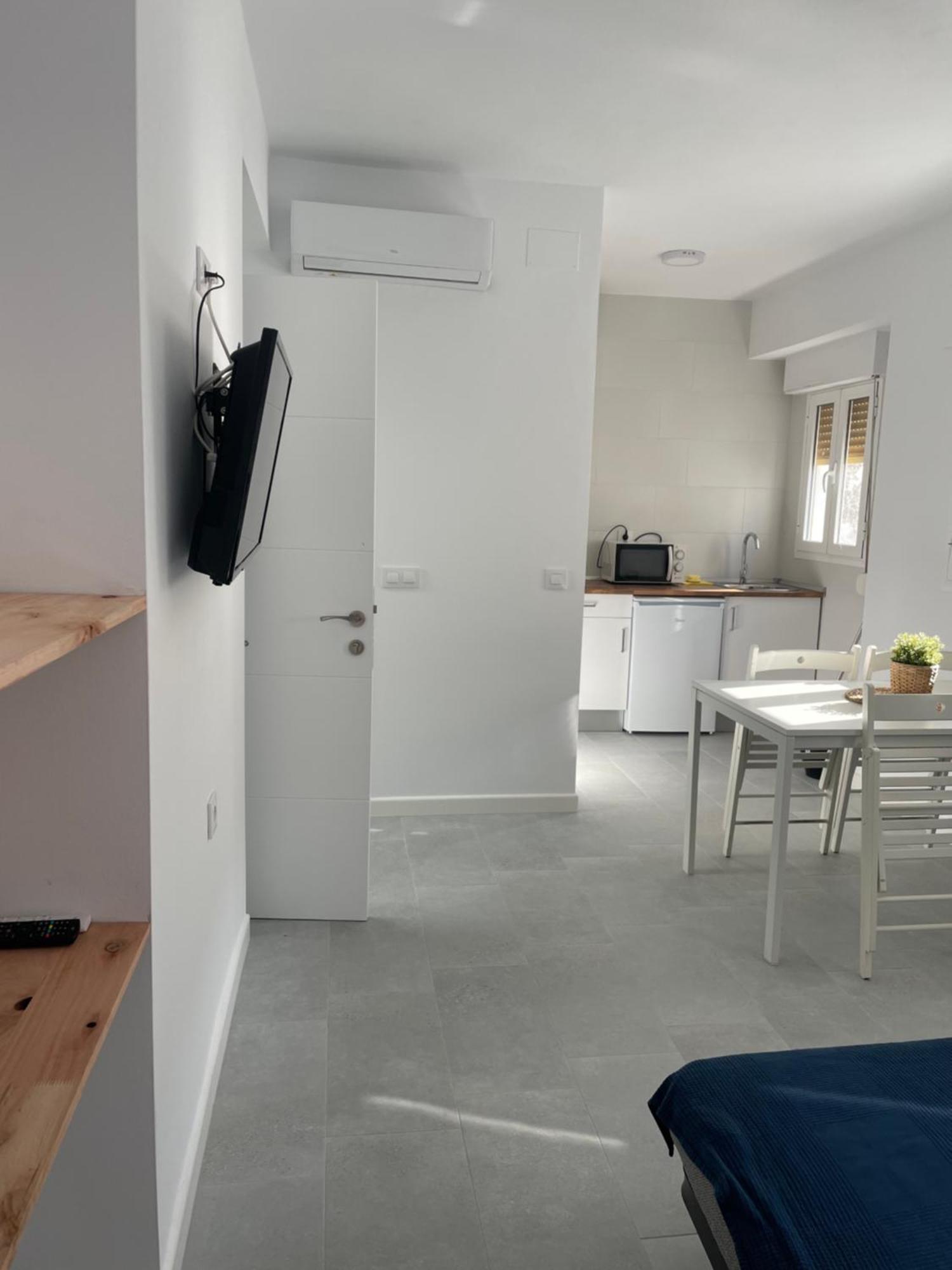 Ch II Apartments Zona De Ocio Nocturno كونيل ذي لا فرونتيرا المظهر الخارجي الصورة